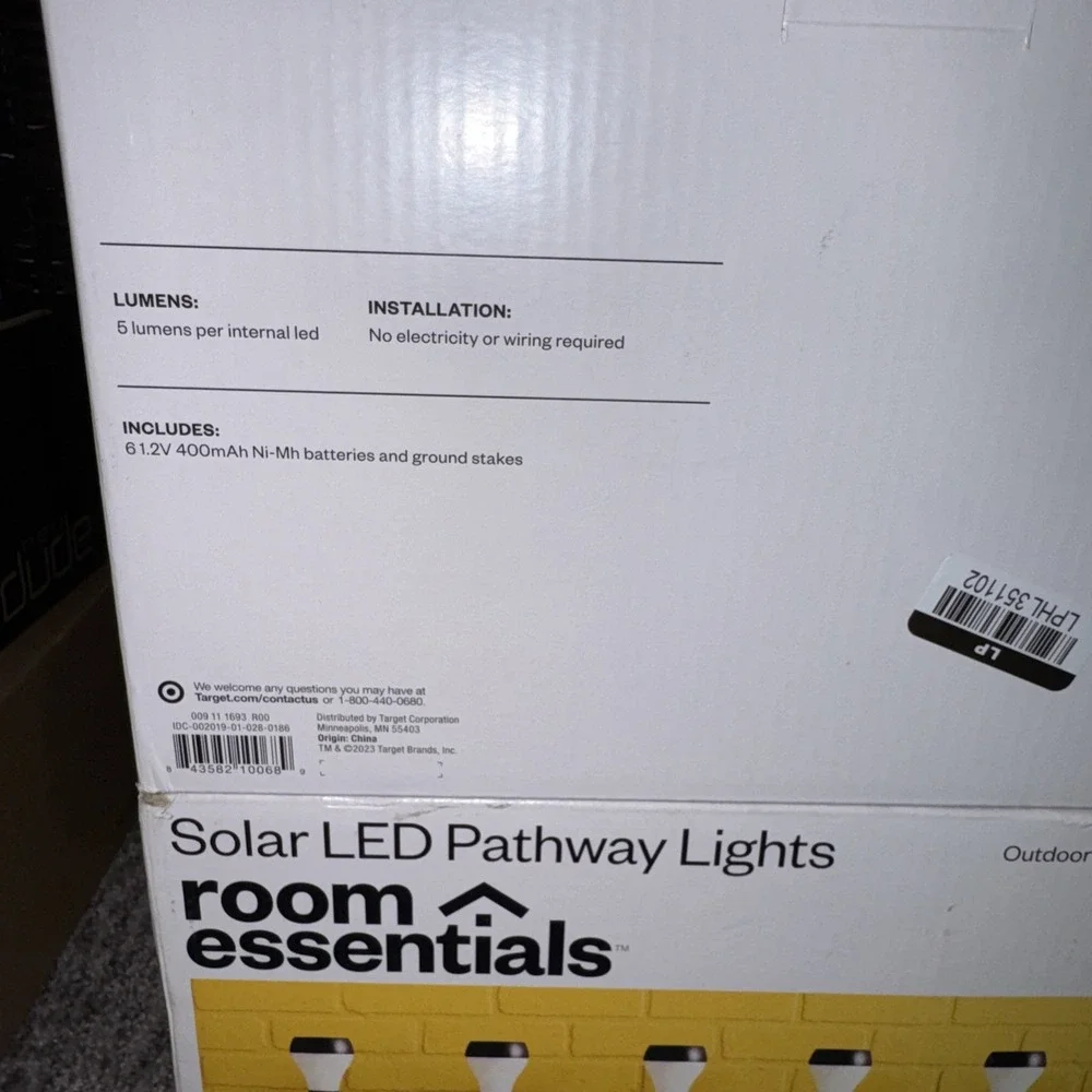 Room Essentials 12PK Round Solar LED Outdoor Path Lights Matte Black (BRAND NEW)